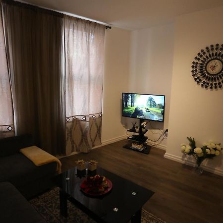 Luxury 1 Bedroom Flat In The Heart Of Wood Green London Szoba fotó
