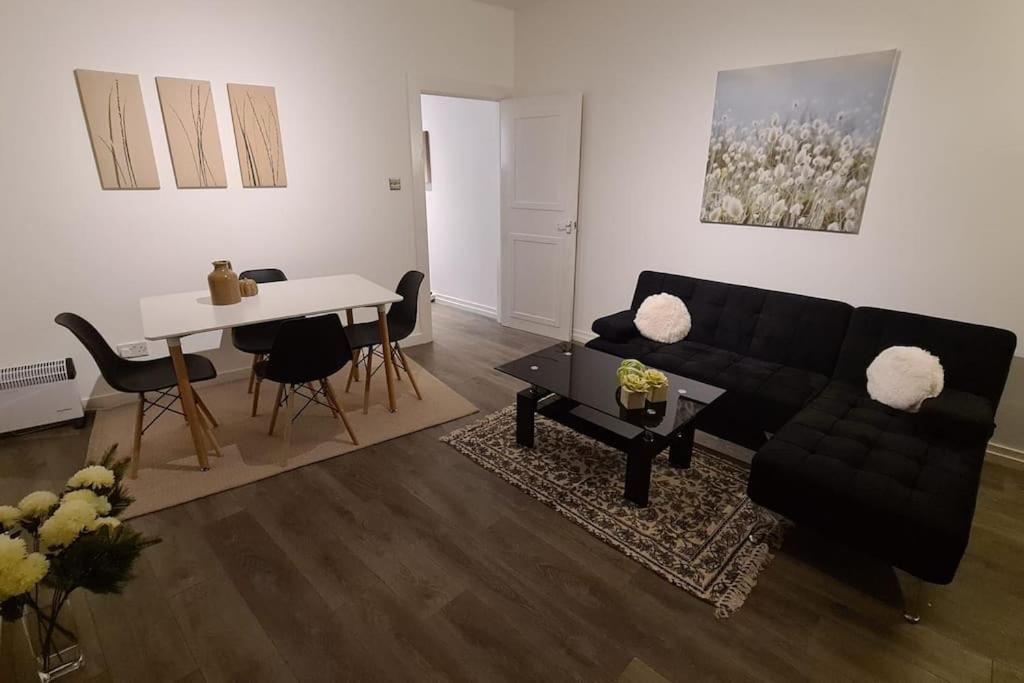 Luxury 1 Bedroom Flat In The Heart Of Wood Green London Kültér fotó